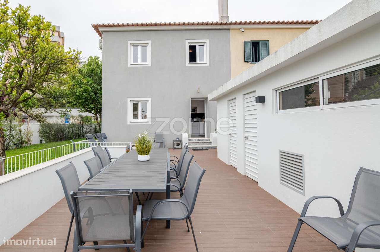 Moradia T3 renovada com jardim nas Antas-10