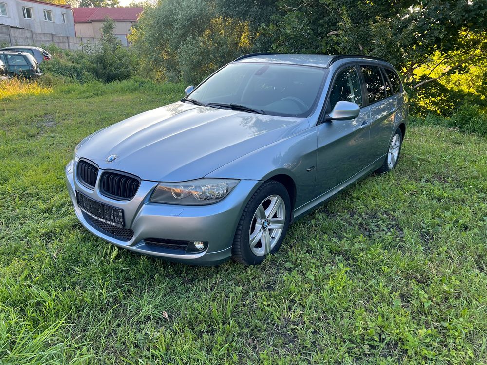BMW 3 Series E90/E91/E92/E93 (2005-2012) 320i 2011