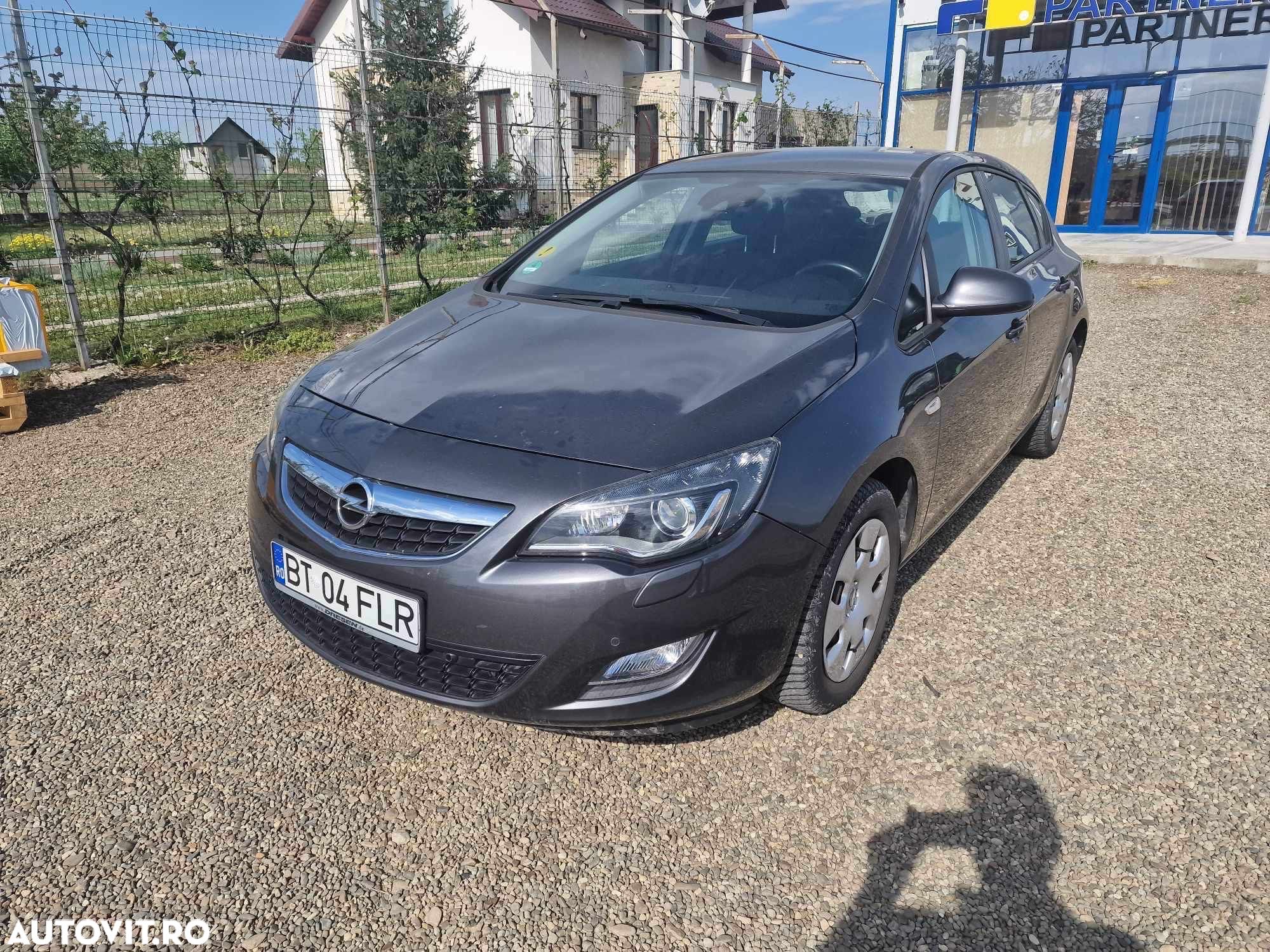 Opel Astra 1.3 CDTI Cosmo - 1