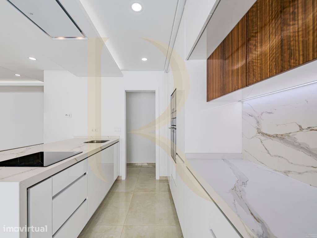 Moradia nova isolada T4 com piscina em Quinta de Valadares - Corroios - Grande imagem: 5/20