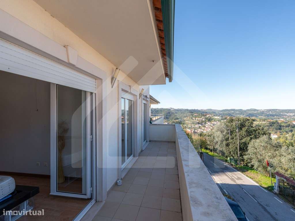 Apartamento T2 com sótão | Ceira-14