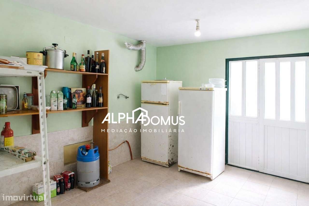 Moradia isolada com piscina, anexo e terreno, em Barosa.-19