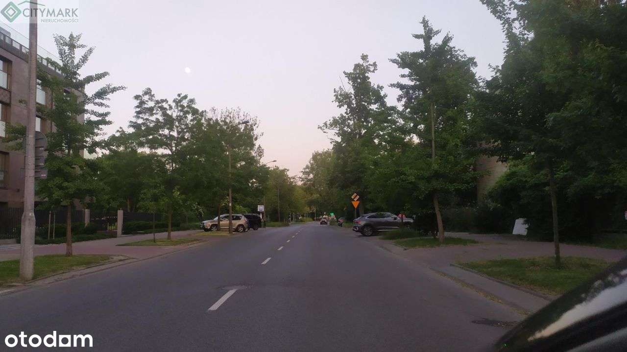 Działka budowlana pod zabudowę usługową m.in hotel-2