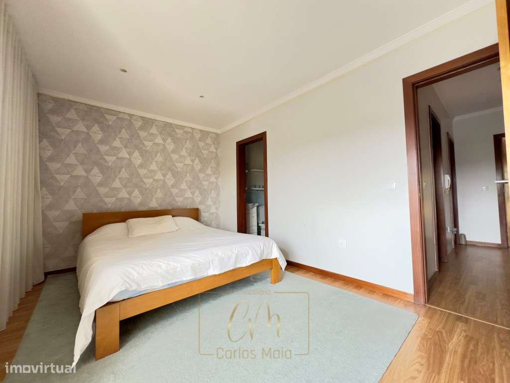 Moradia T4 com terraço, Sótão e Garagem-14