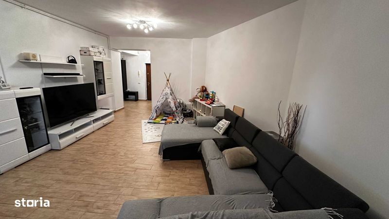 Apartament Damaroaia 3 camere 101 mp utili + Loc parcare subs + boxa