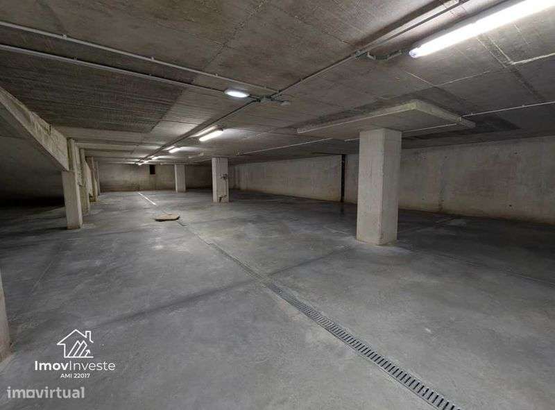 Arrenda Lugar de Garagem em Matosinhos Sul, inserido num prédio novo - Grande imagem: 4/8