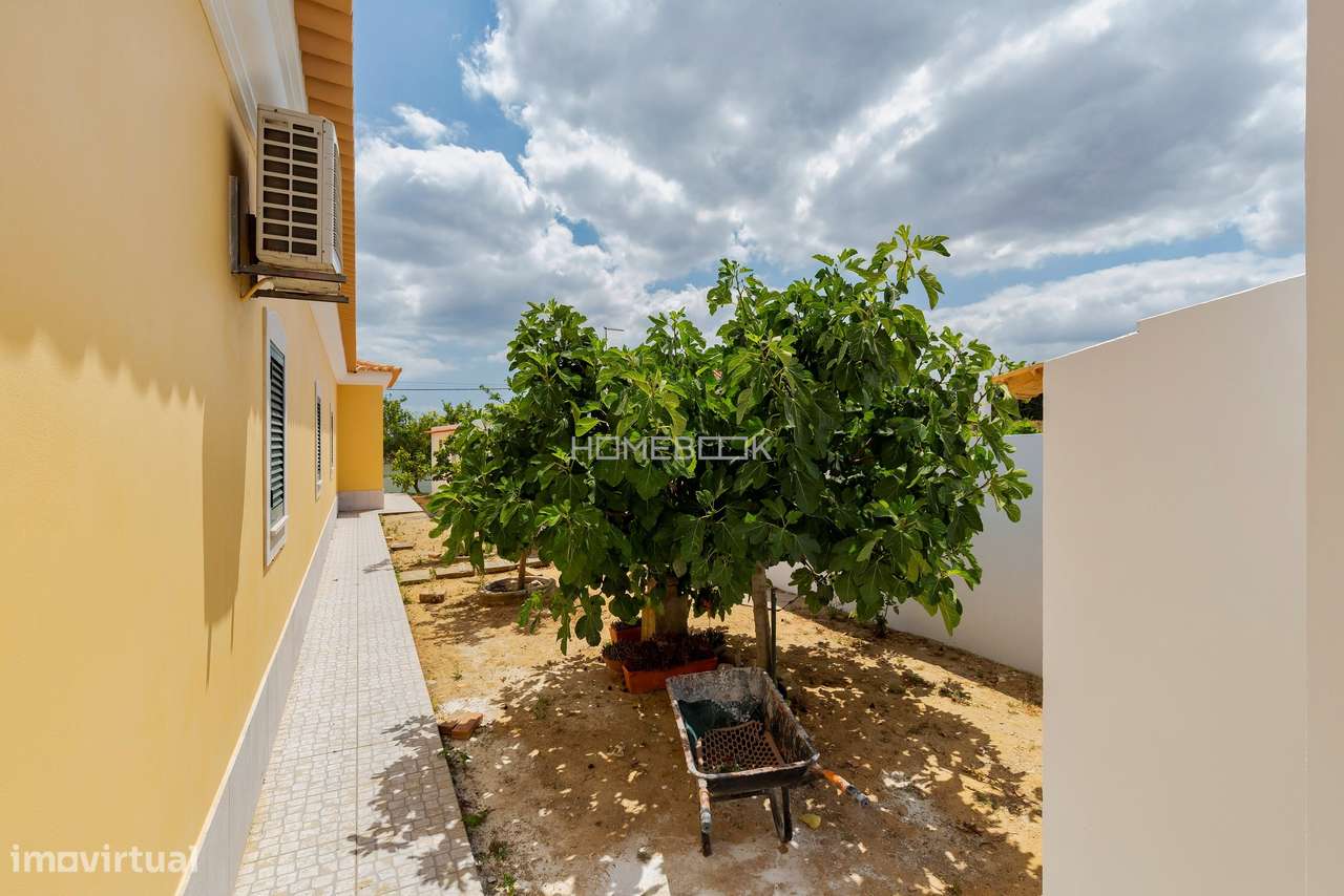 Moradia c/ 354 m² | Lote 1130 m² | Piscina e Jardim em Brejos do Assa-38