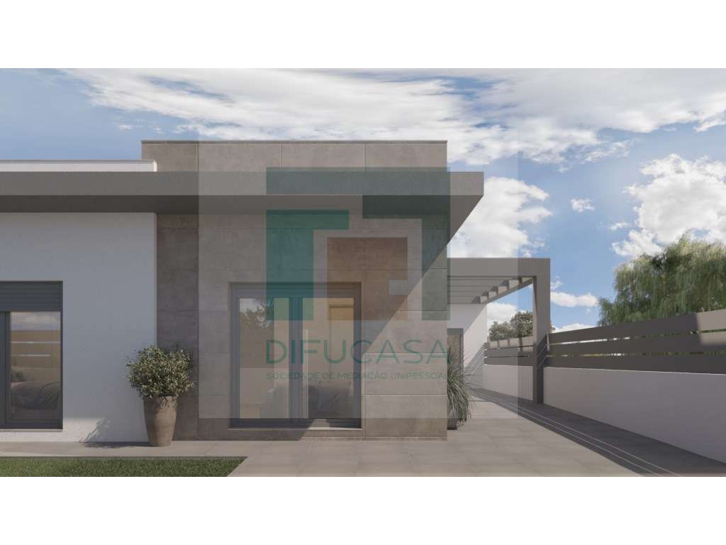 Moradia Isolada T4 c/ Opção de Piscina-5