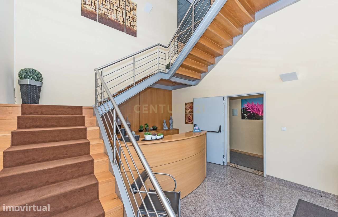 Armazém com Escritórios para Venda – 776 m² | Parque Empresarial em Si - Grande imagem: 4/22