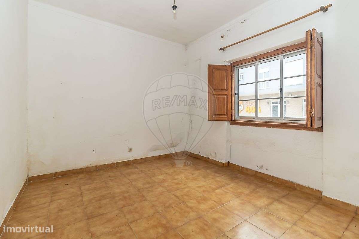 Moradia T2 para venda-5