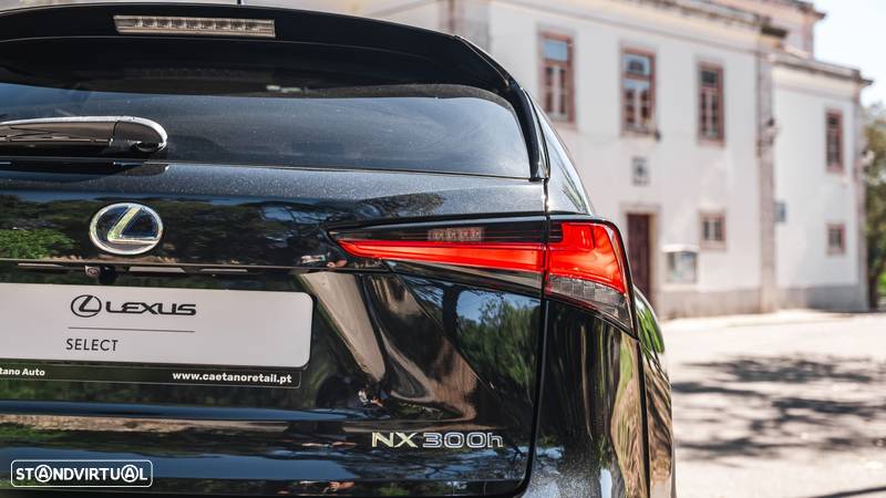 Lexus NX 300h Executive+ - 39