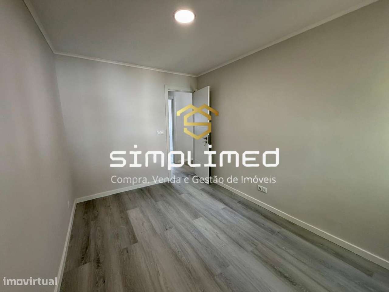 Apartamento T3 localizado no Laranjeiro-8