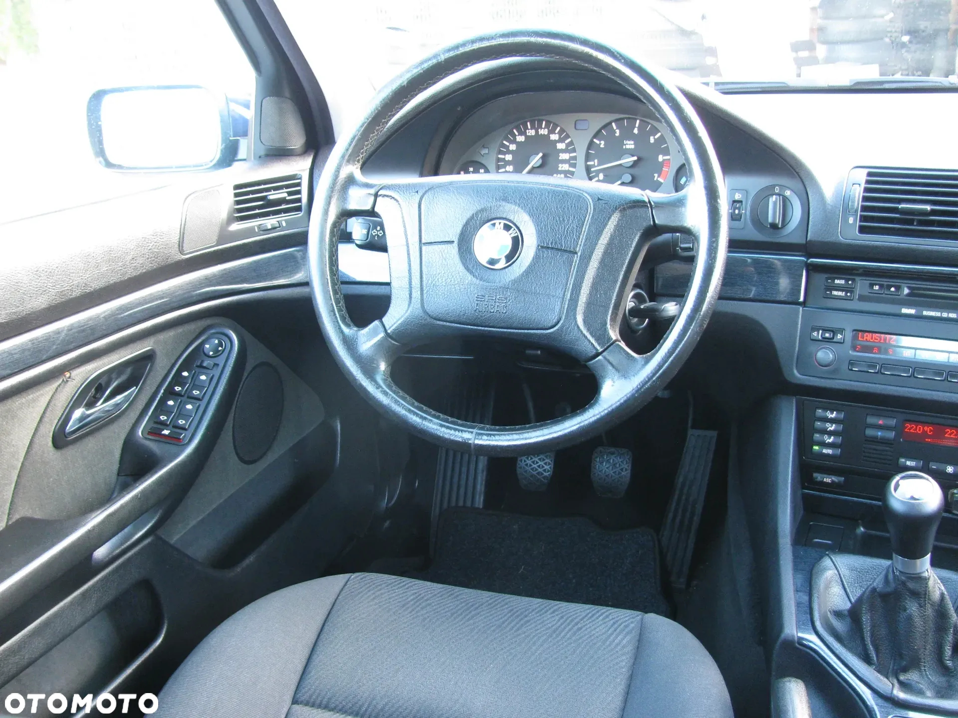 BMW Seria 5 520i - 22