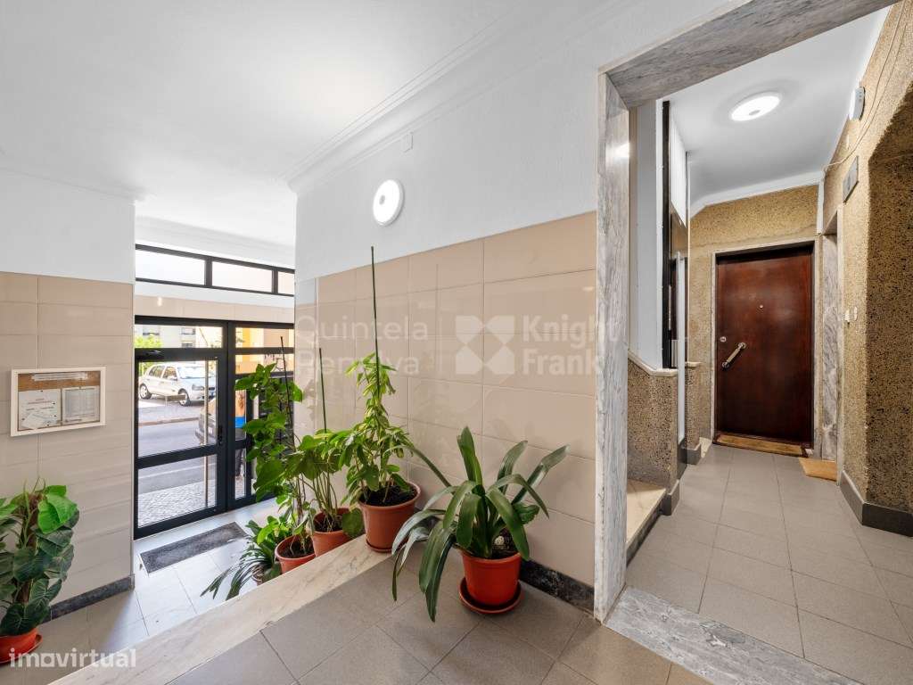 Apartamento T2 remodelado para venda em Verderena, Barreiro-22