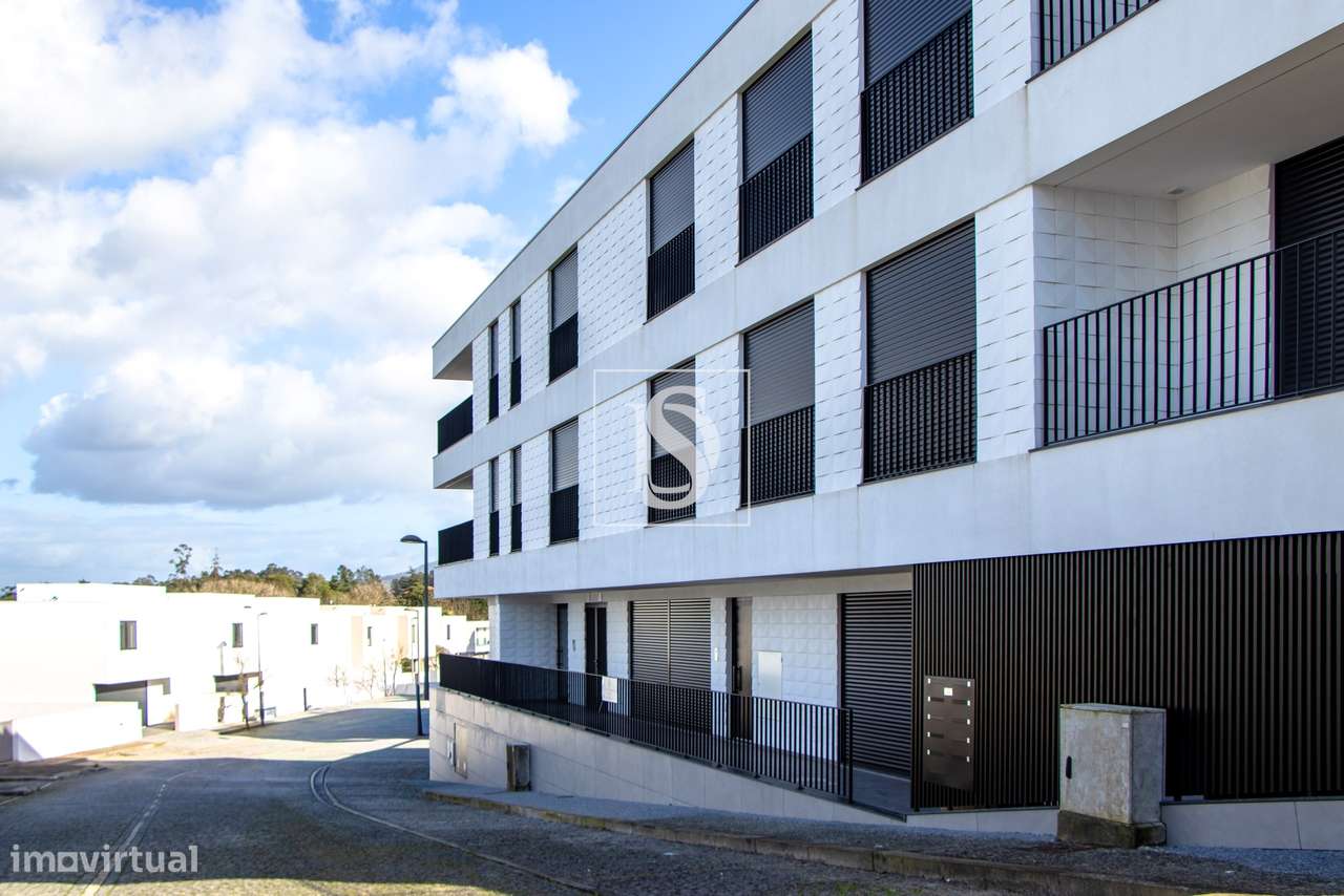 T2 NOVO c/ 139 m², Cozinha Equipada e Garagem Fechada p/ 2 Carros-19