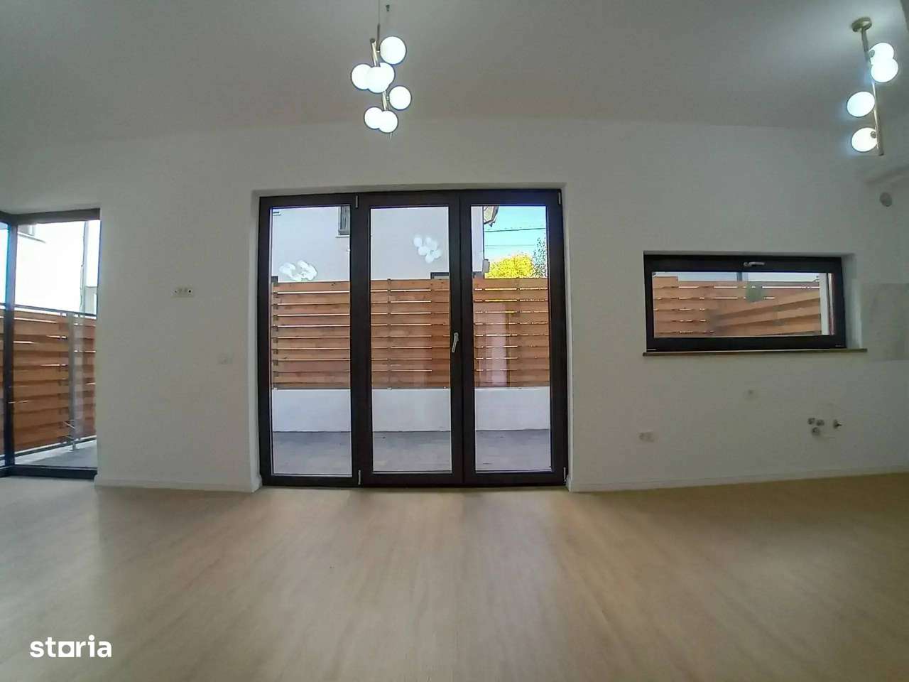 De Vânzare Casa Sisești 2 Cocosi!! - Imagine principală: 5/20