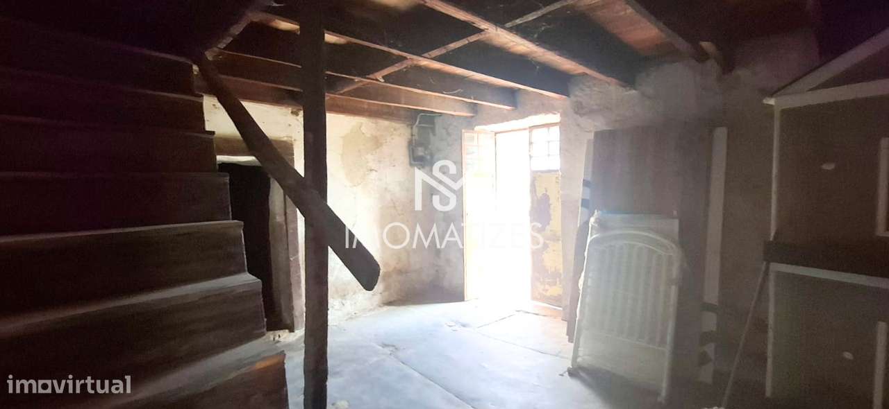 Moradia T3 isolada para reabilitação total - São Romão do Coronado-17