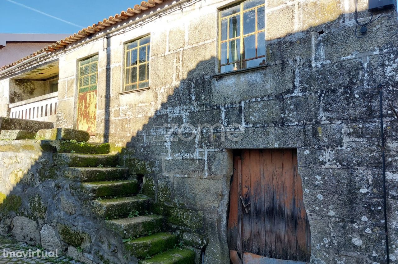 Ruínas e Terreno em Bodiosa