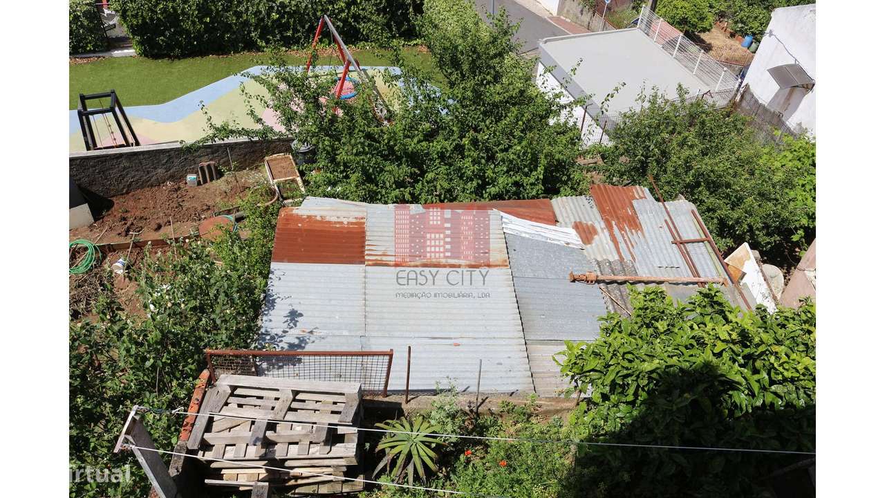 Moradia T2+T2 | Terreno 326 M2-9