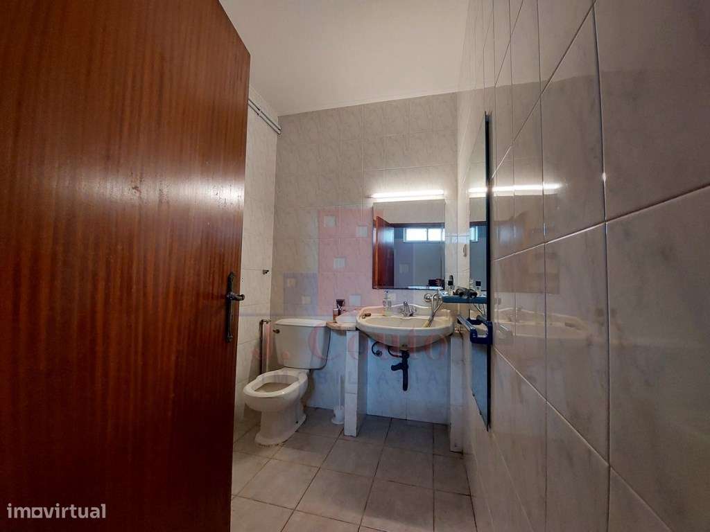 Prédio com 7 apartamentos no centro de Caldas da Rainha-30