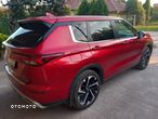 Mitsubishi Outlander - 2