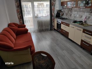 Vanzare- Apartament cu 3 camere, decomandat, renovat