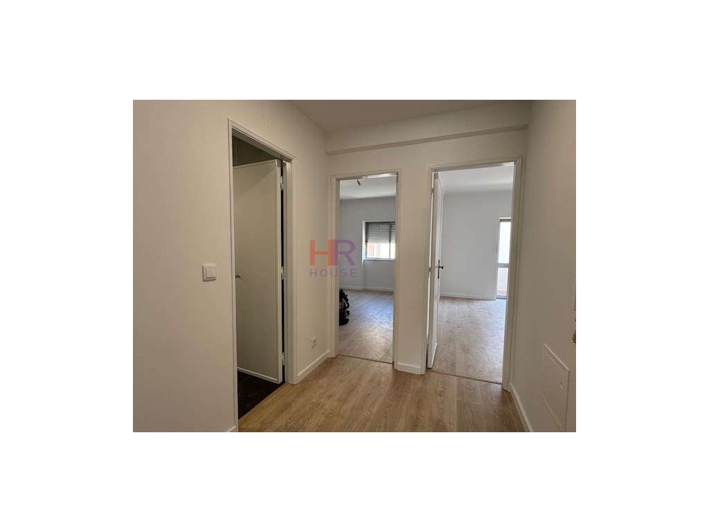 Coimbra à Casa Branca arrenda- se T2 renovado. - Grande imagem: 5/24