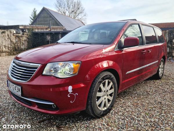 Chrysler Town & Country - 2