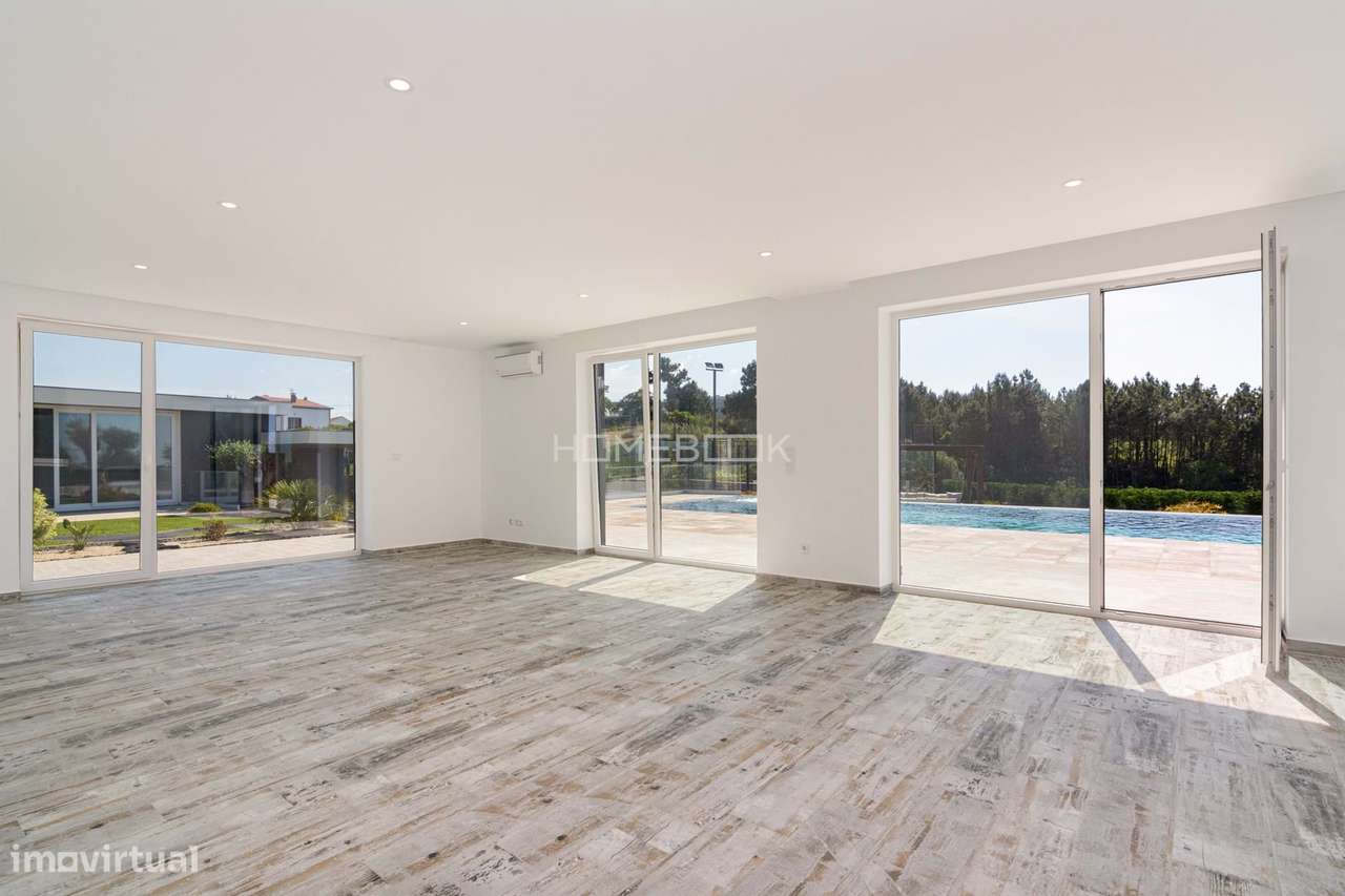 Moradia de Luxo a poucos minutos da Praia - Grande imagem: 3/57