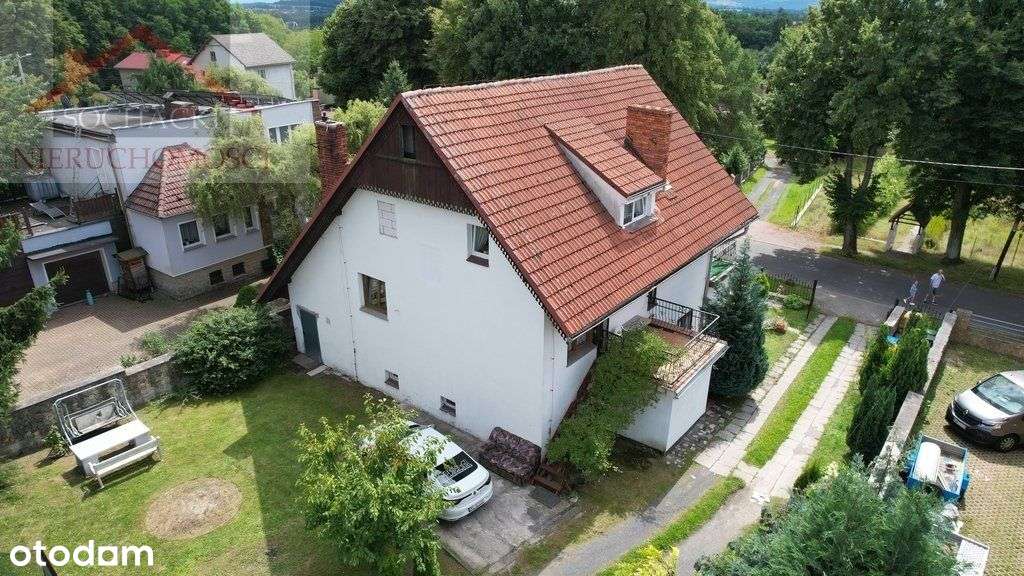 Duży dom w spokojnej okolicy-3