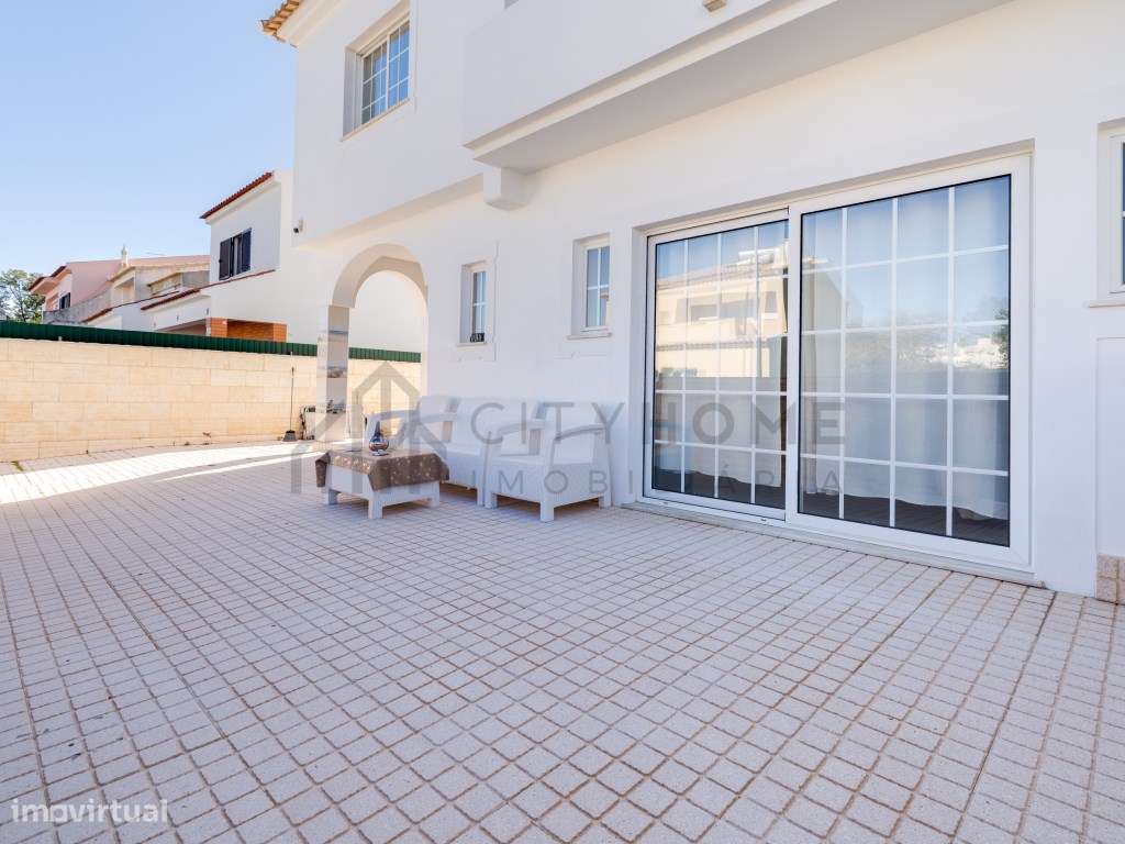 Moradia T3 com piscina e garagem em Lagoa-43