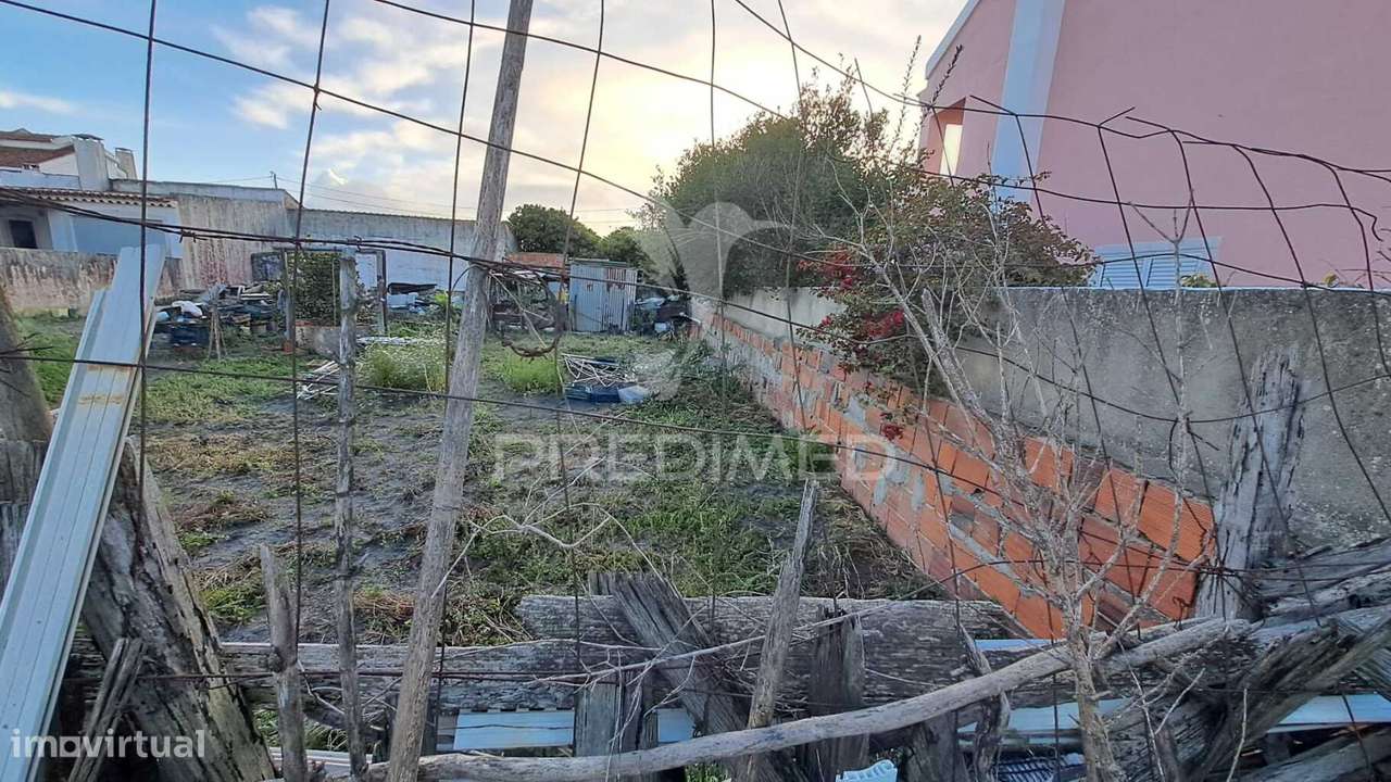 Terreno Urbano de 200m2 em Vale do Grou, Alhos Vedros - Grande imagem: 4/9