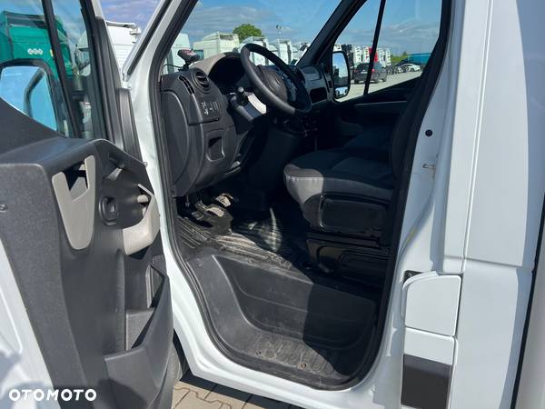 Renault MASTER 125 / CHLODNIA / HAKI / MROŹNIA / Z FRANCJI / STAN BDB / / / - 16