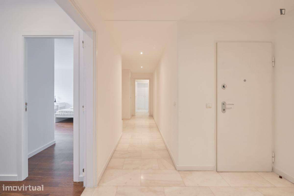 Quarto - localizado em Entrecampos Lisbon - Grande imagem: 3/6