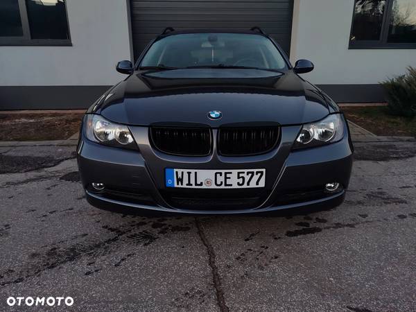 BMW Seria 3 318i - 2