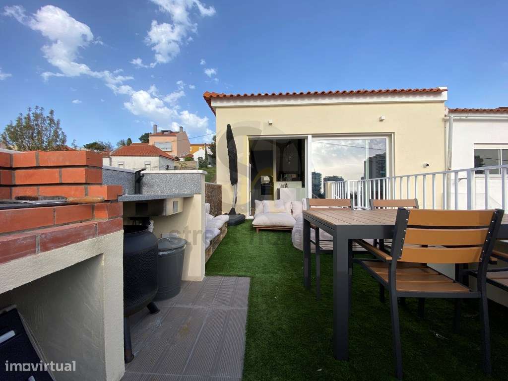 Moradia T3 Nova com vista rio e garagem no Caramão da Ajuda-1