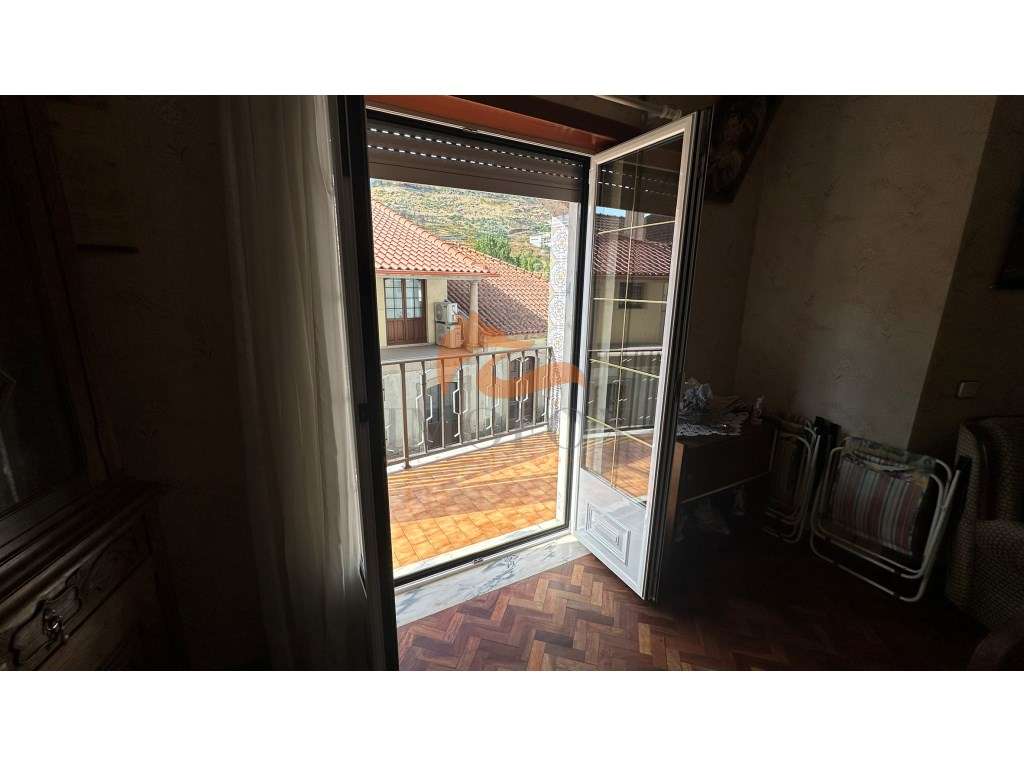Moradia com 3 quartos e garagem pronta a habitar localizada no cent...-8