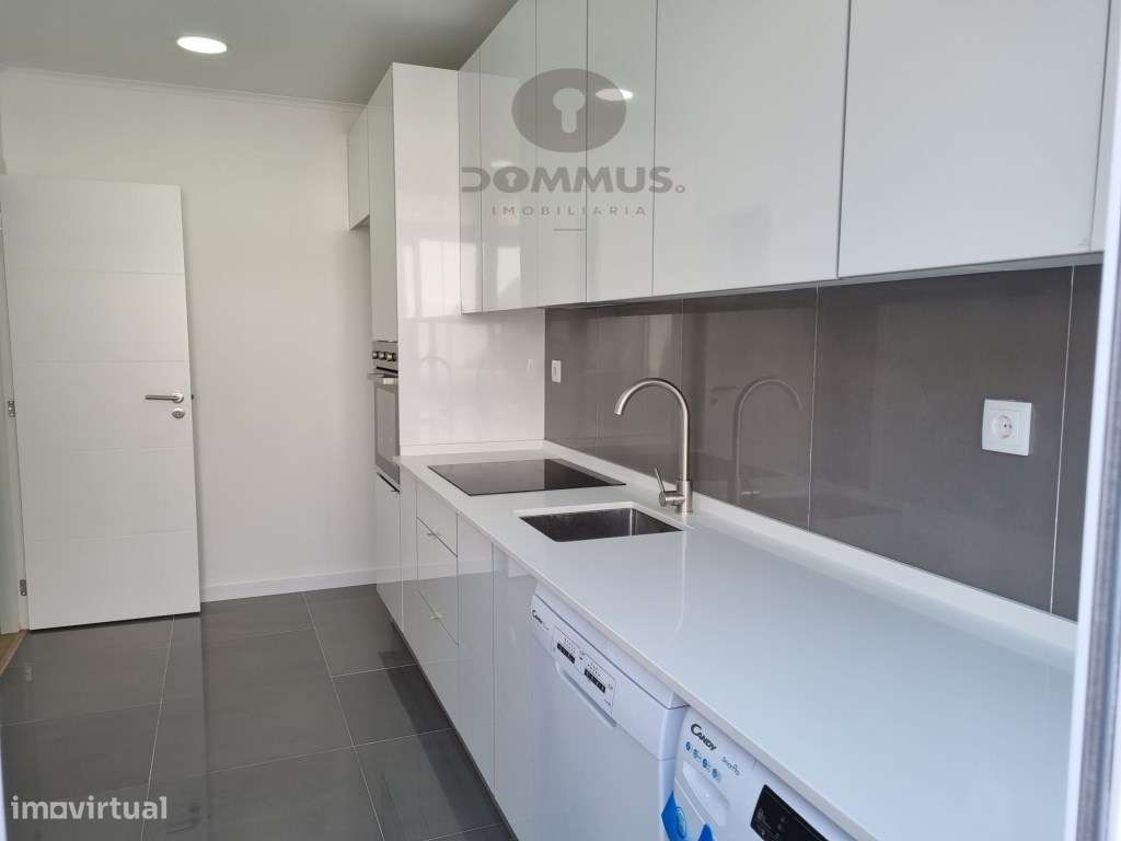 Apartamento T2 Totalmente Remodelado na Amadora - Grande imagem: 2/25