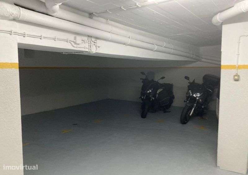 Aluga-se Garagem Santo Antonio Caparica - Grande imagem: 5/6