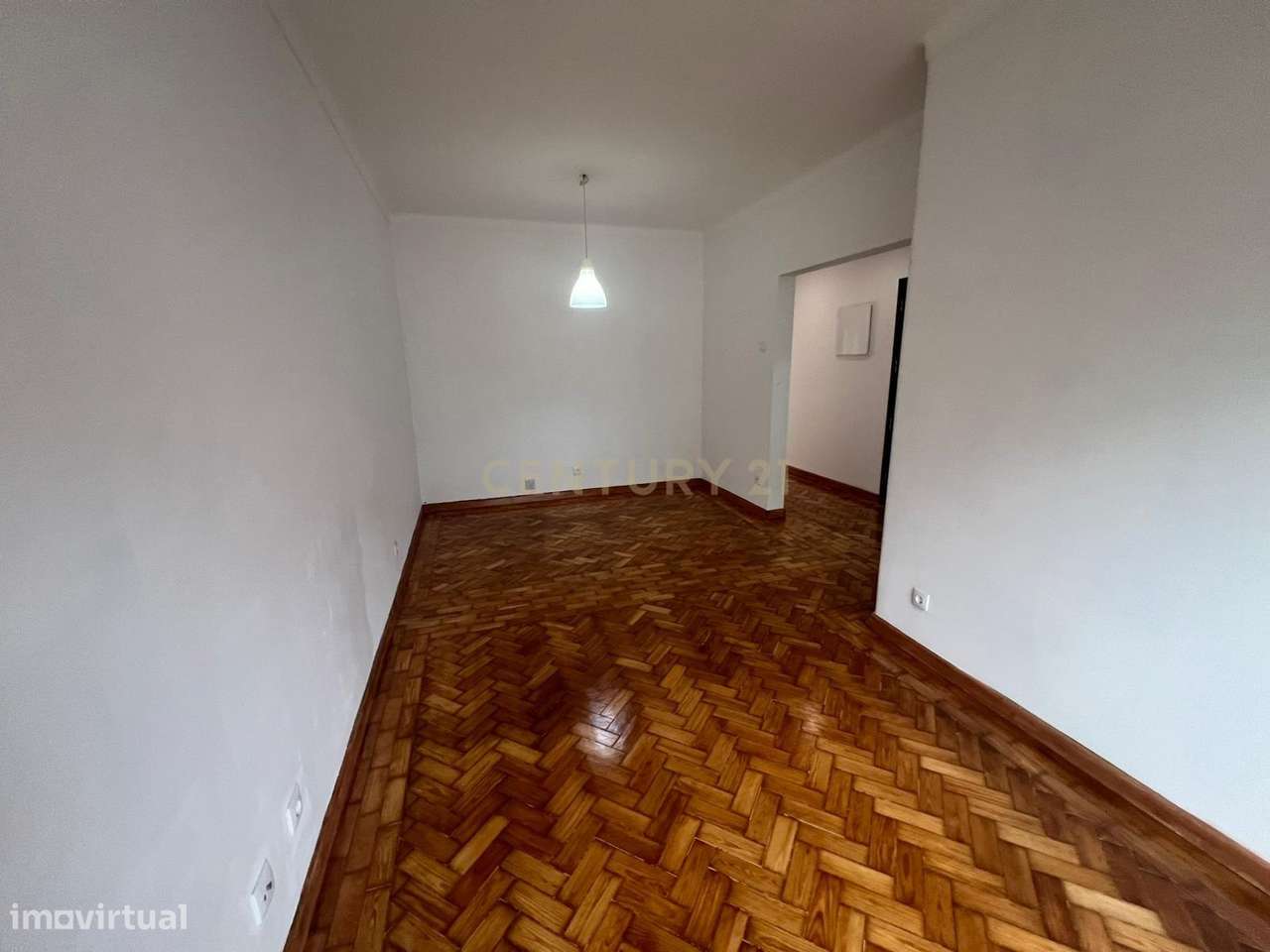 T2 Remodelado em Queluz-Belas com 2 Varandas a 1 Minuto da CP - Grande imagem: 4/20