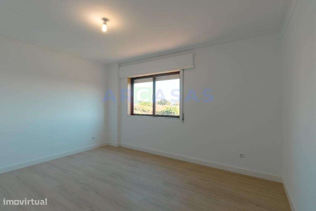 Apartamento T2 renovado e com varanda em Santegãos, Rio Tinto, Gondoma-7