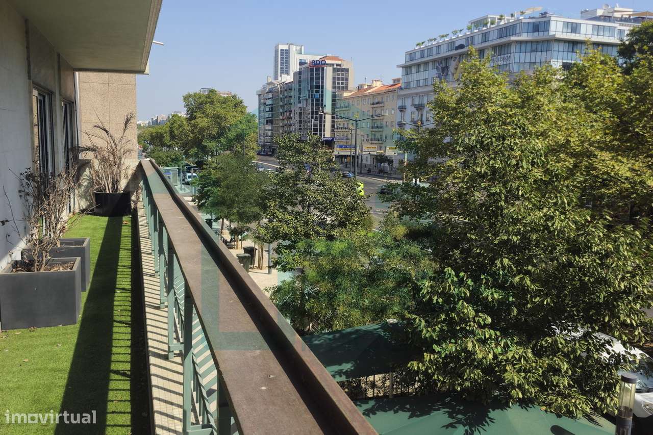 T3 de Luxo a Estrear - Terraço e Garagem - Av. República, Lx-7