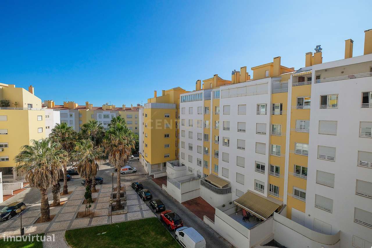 Apartamento T3 luminoso na Parede com varandas, garagem e arrecadação-26