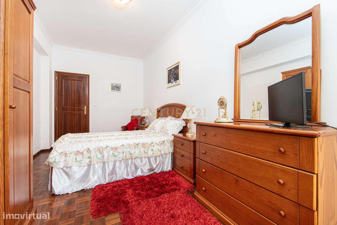 Apartamento T1 em Santa Apolónia — 85 m² com lugar de garagem. - Grande imagem: 5/22