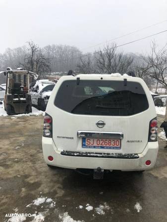 Dezmembram Nissan Pathfinder 2.5 Automat 2007 - 4