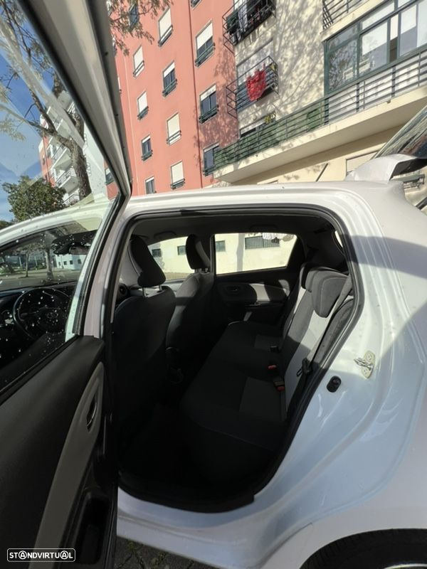 Toyota Yaris 1.4 D-4D Comfort+P.Style - 10