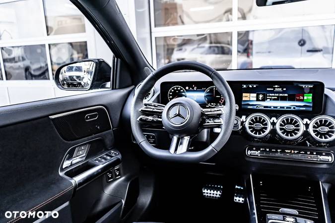 Mercedes-Benz GLA 250 e PHEV AMG Line 8G-DCT - 12