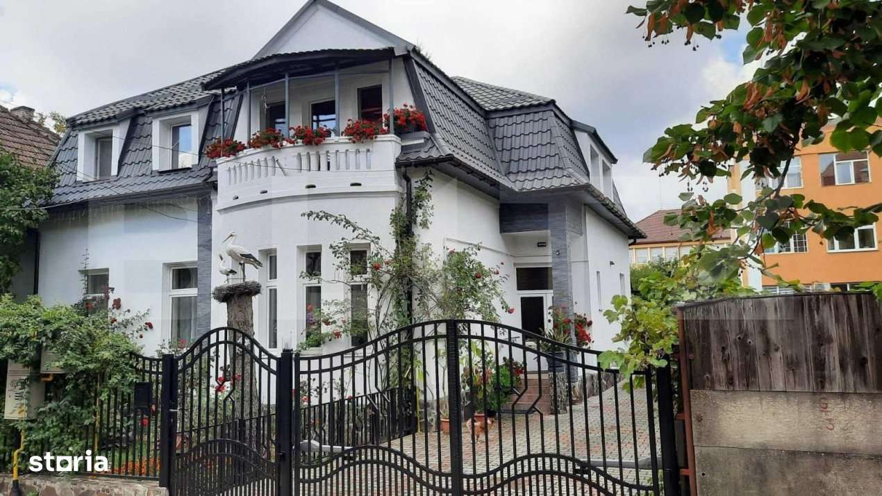Casa cu doua apartamente si garaj in zona 0 a Bistritei - 240mp utili - Imagine principală: 1/16