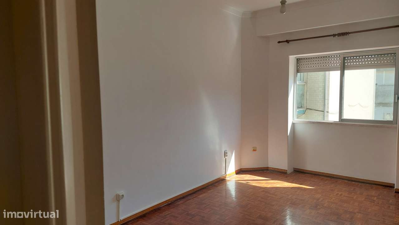 Apartamento T2 com elevador - Grande imagem: 5/16