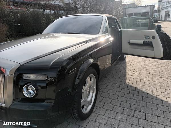 Rolls-Royce Phantom Drophead Coupe - 8